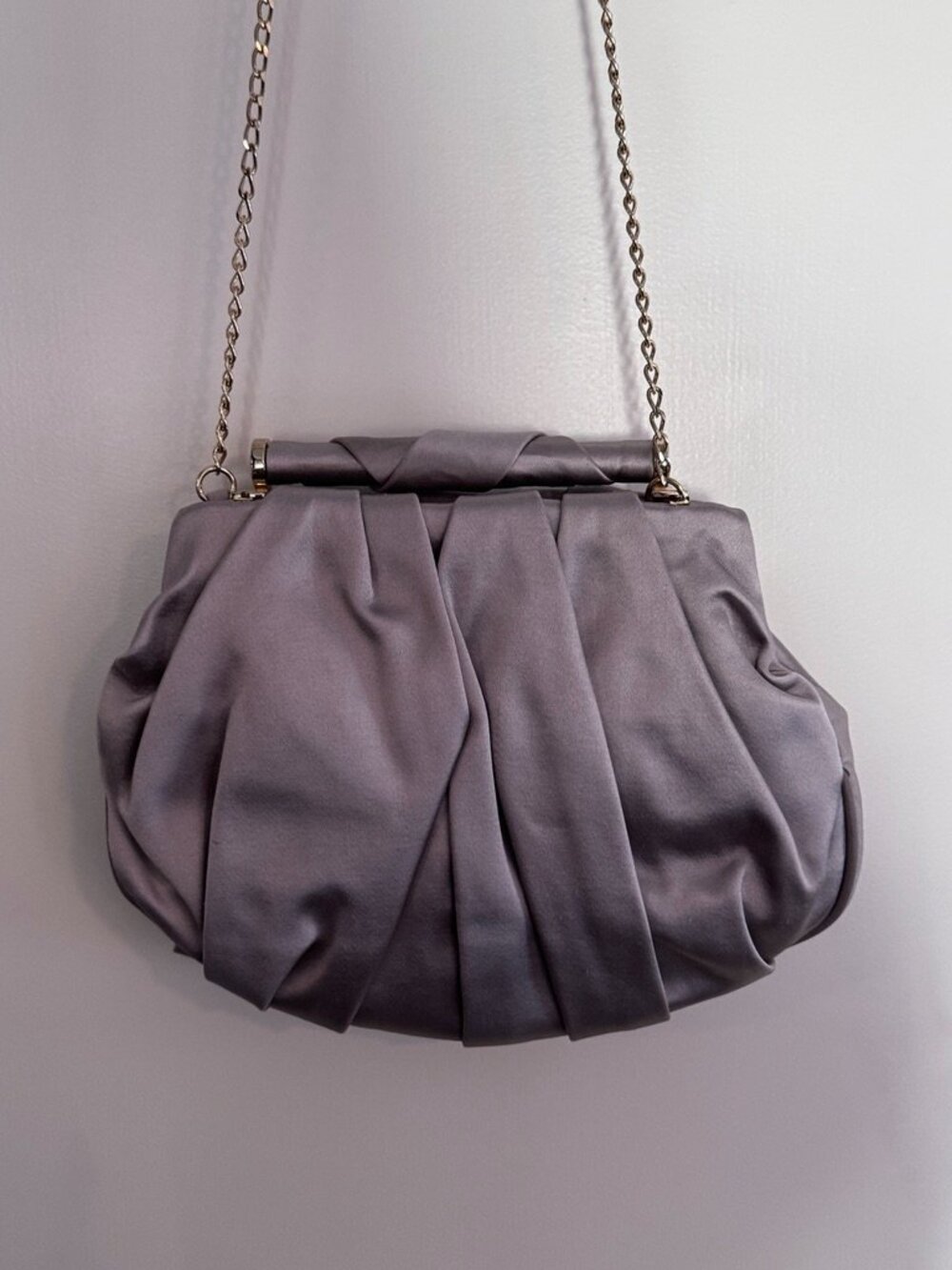 Stuart Weitzman Vintage Pleated Satin Evening Clutch w/Gold Chain, Gray/Silver - Picture 2 of 9
